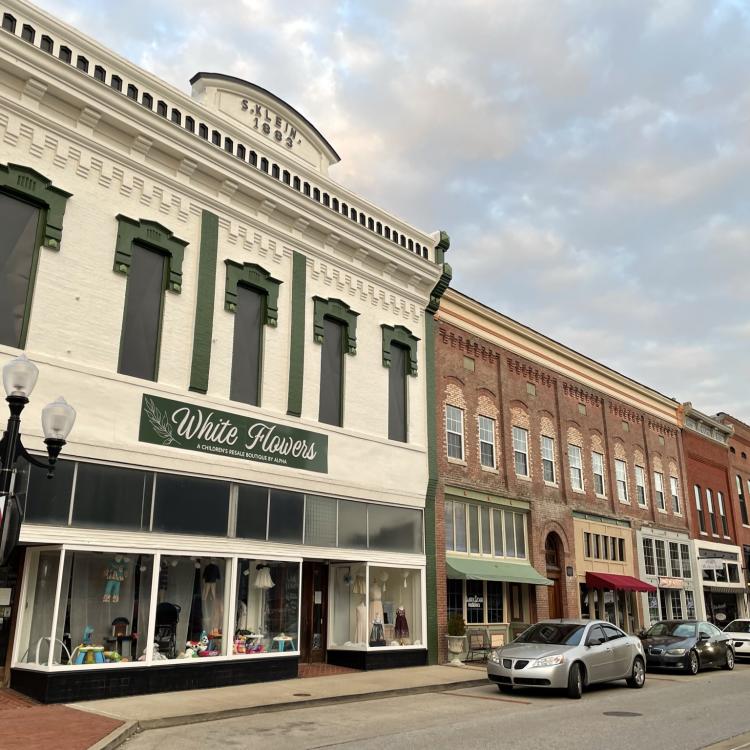  photo of 6th street hopkinsville